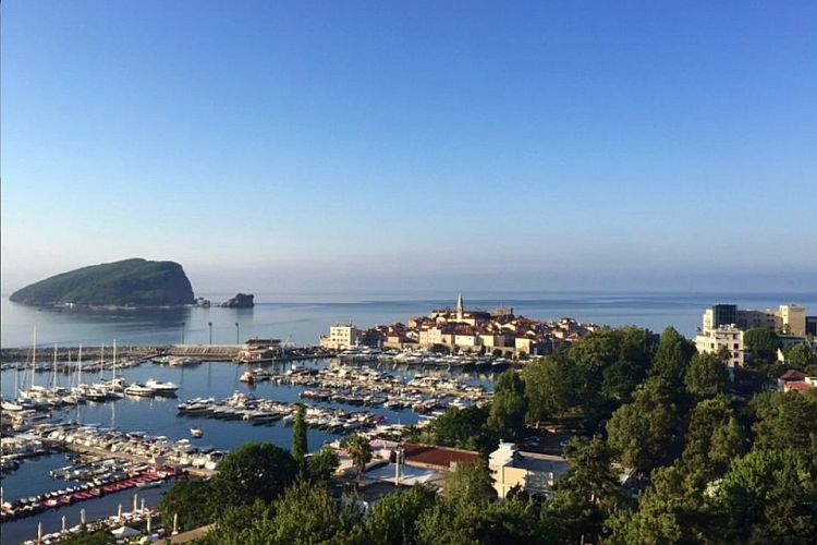 Квартира в Черногории, в  Будве