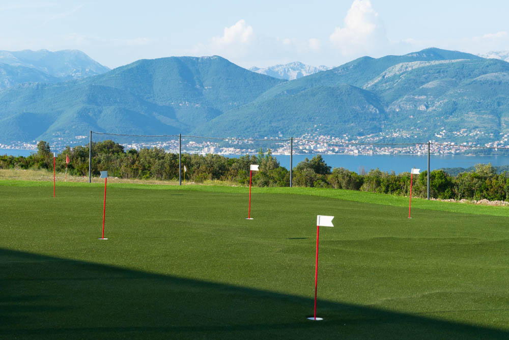 Открытие поля Golf Driving Range на Луштице