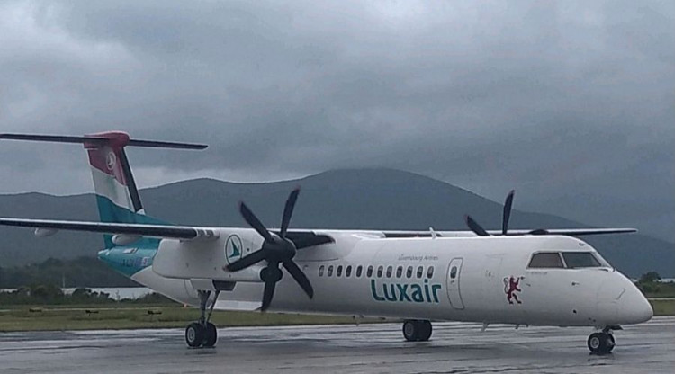 Самолет авиакомпании Luxair в Тивате. Фото: Cdm.me