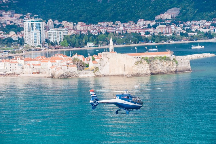 В Черногории растет спрос на вертолетные экскурсии Будва. Фото: Facebook, Discover Montenegro