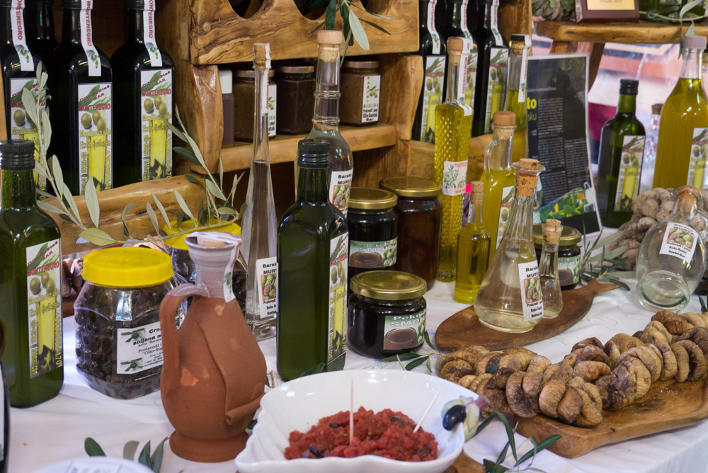 Ярмарка домашних продуктов в Херцег-Нови