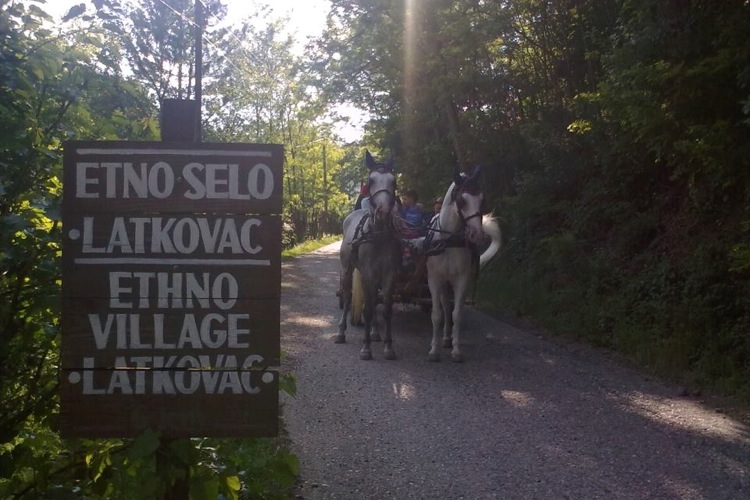 Этнодеревня Латковац в Сербии