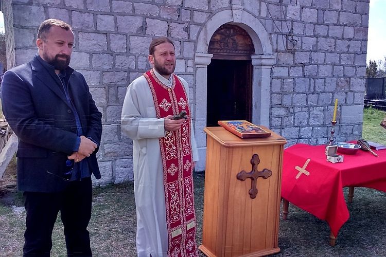 Новые колокола в церкви Святого Иоанна Крестителя под Никшичем