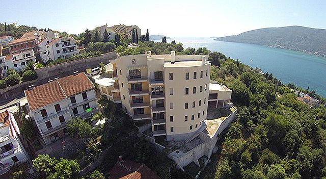 Квартира в Черногории, в Герцег-Нови