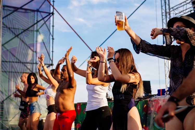 Третий день фестиваля Sea Dance 2017 на пляже «Яз»