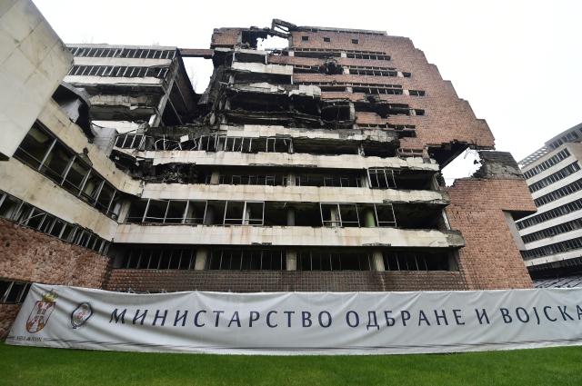 В Белграде началось восстановление разбомбленного НАТО здания Генштаба Бывшее здание Генштаба Сербии в Белграде. Фото: TANJUG, Srđan Ilić