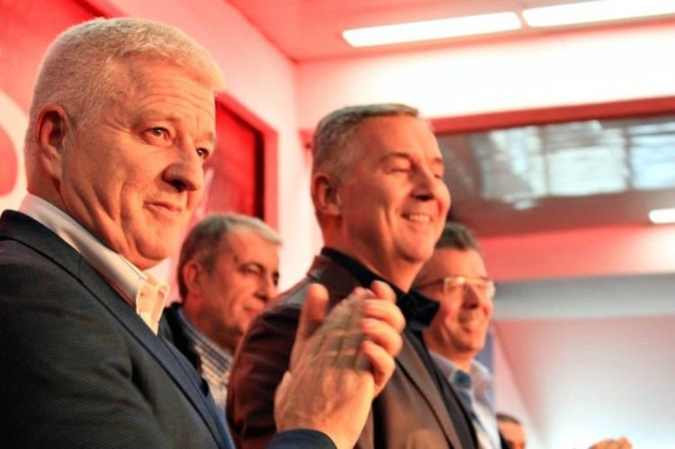 Душко Маркович и Мило Джуканович (слева направо). Фото: Rtcg.me