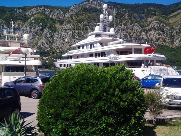 Круизный лайнер Thomson Majesty в Которе