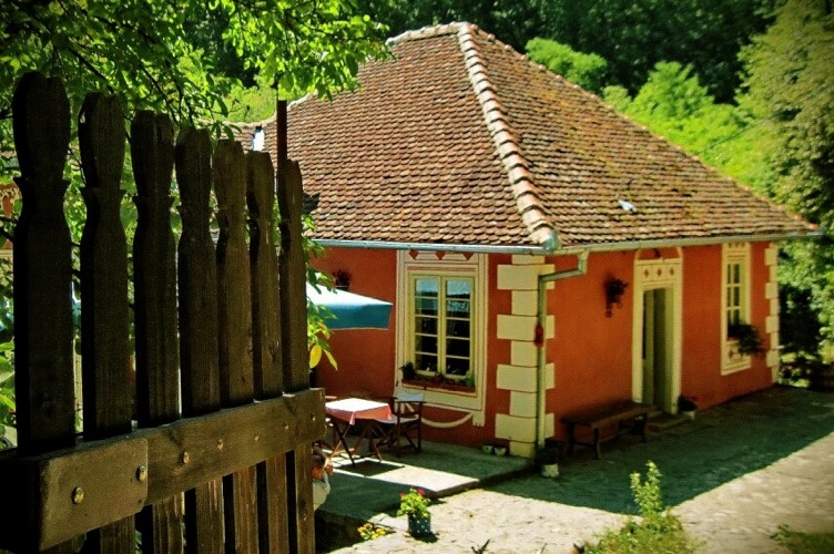 Этнодеревня Латковац в Сербии