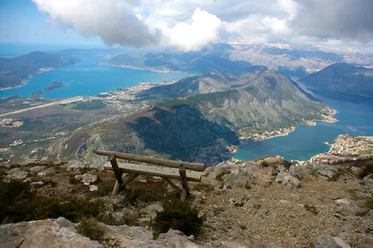 Вид на Бока-Которскую бухту с горы Ловчен. Фото: Hostel-kotor.me