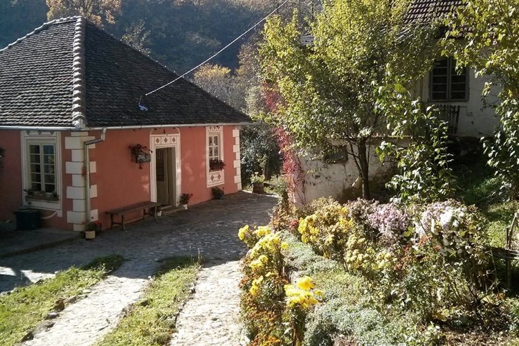 Этнодеревня Латковац в Сербии