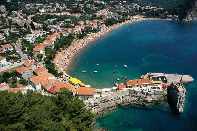 Петровац. Фото: Facebook, Vile Oliva - Montenegro