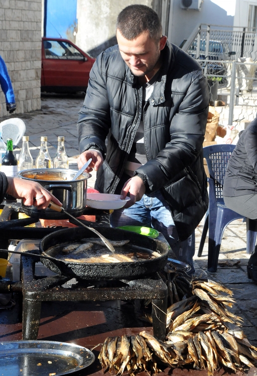 Фестиваль "Дни вина и уклейки" в Вирпазаре