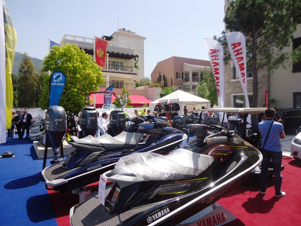 Выставка судов Nautic Show в яхт-клубе Porto Montenegro
