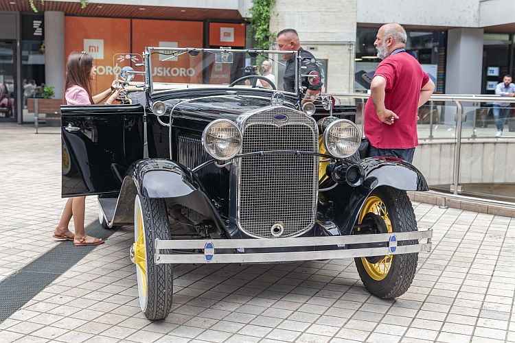 Old Timer Fair в Подгорице