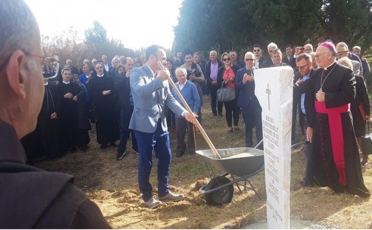 Закладка первого камня в основание католического храма в Улцине. Фото: Cdm.me