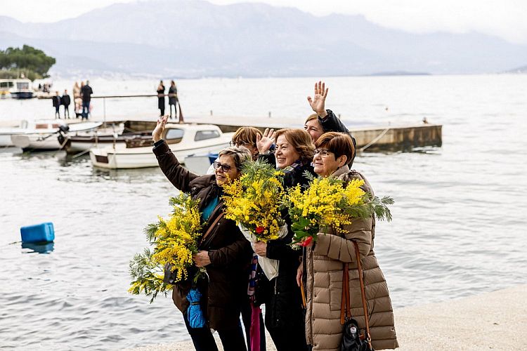 Открытие 57-го Праздника мимозы в Херцег-Нови