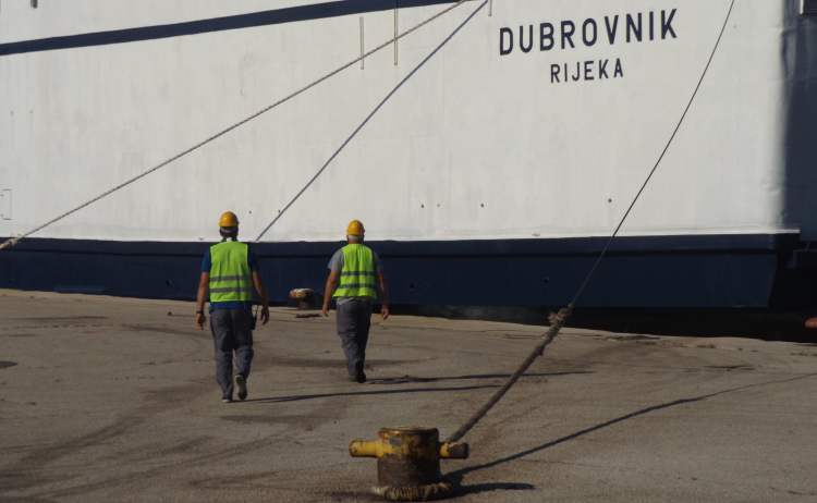 Паром «Дубровник» в Баре
