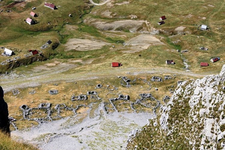 Горы Морачке - от Большого и Малого Журима к Капетанову озеру