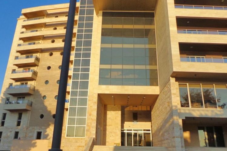У жителя Будвы в собственности 63 квартиры Жилой дом в Будве. Фото: Cdm.me