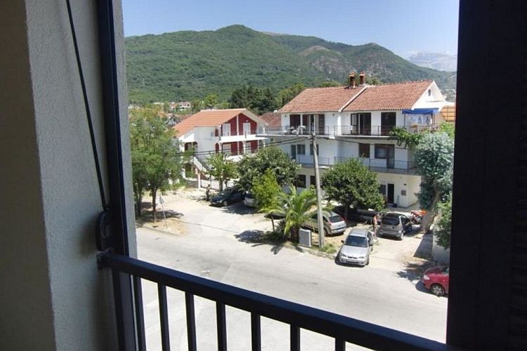 Квартира в Черногории, в Тивате