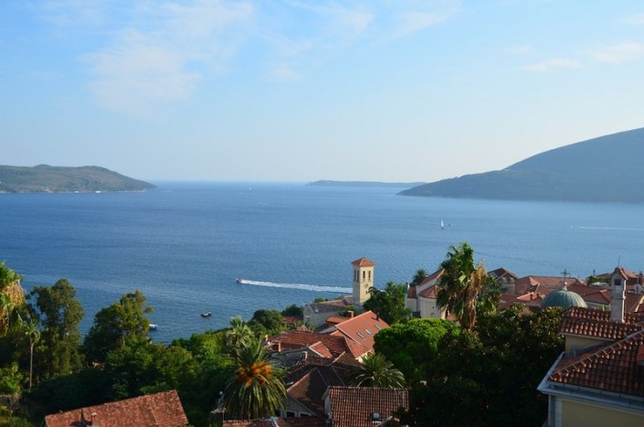 В Херцег-Нови повысили налоги на недвижимость Херцег-Нови. Фото: Montenegrovillaholidays.com
