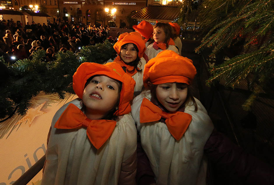 Открытие зимнего фестиваля в Нови-Саде в декабре 2016 г.