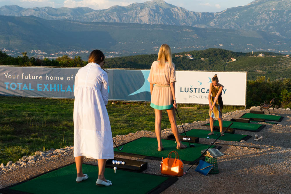 Открытие поля Golf Driving Range на Луштице