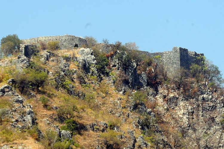 Турецкая крепость в черногорском городке Спуж