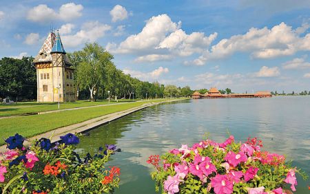 На сербском курорте Баня-Палич открылся летний туристический сезон Курорт Баня-Палич в Сербии. Фото: Novosti.rs