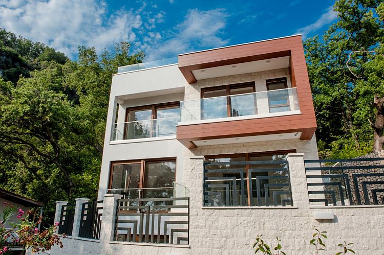 Дом в Черногории, в поселке Перазича-До