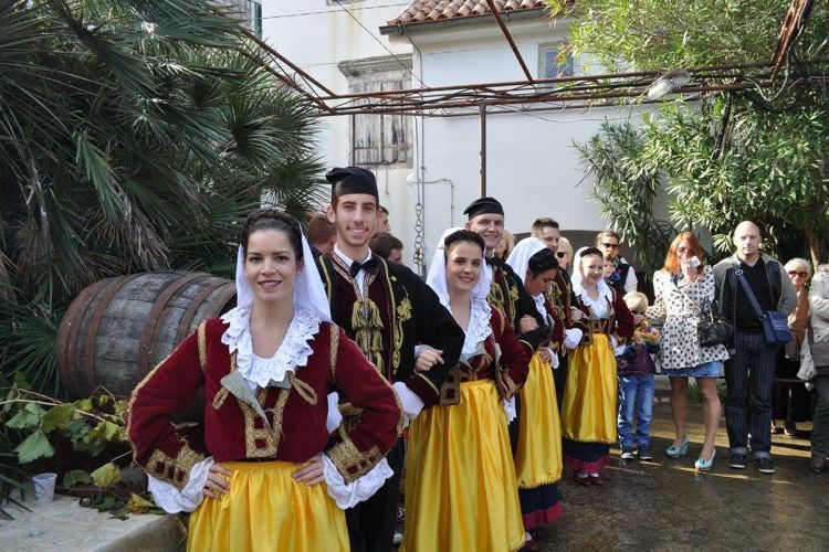 Фестиваль каштанов в ноябре 2016 года