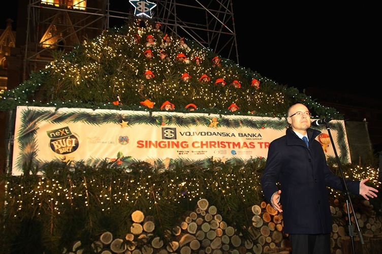 Открытие зимнего фестиваля в Нови-Саде в декабре 2016 г.