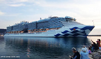 Круизный лайнер  Sun Princess в Баре. Фото: Jedro.bar