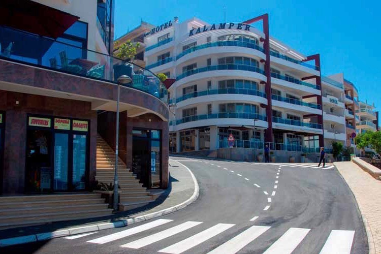 Новая дорога в поселке Велики-Пиесак. Фото: Jedro.me