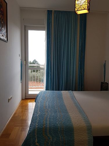 Tрехкомнатная квартира с видом на море в Петроваце, Черногория