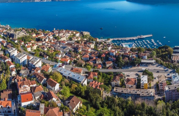 Продажи недвижимости в Херцег-Нови упали на 90 % Херцег-Нови. Фото: Radiojadran.com