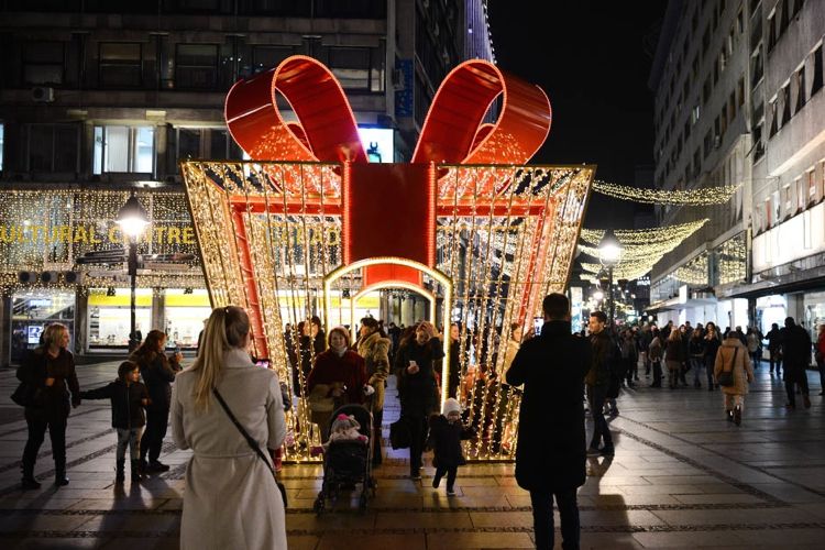 Новогодний подарок на улице Князя Михаила в Белграде