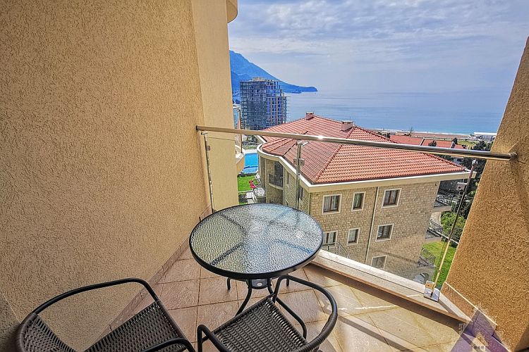 Квартира с видом на море в Бечичи, Черногория