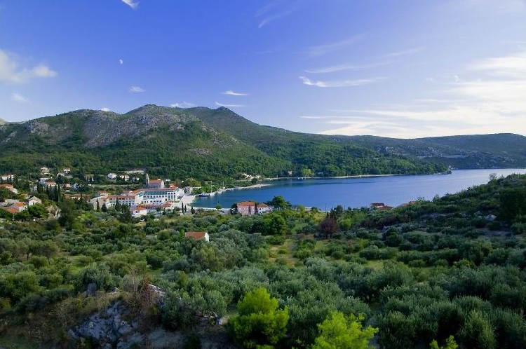 В 2015 г. земля под застройку в Хорватии подешевела Ривьера Дубровника. Фото: Hoteladmiral-slano.com