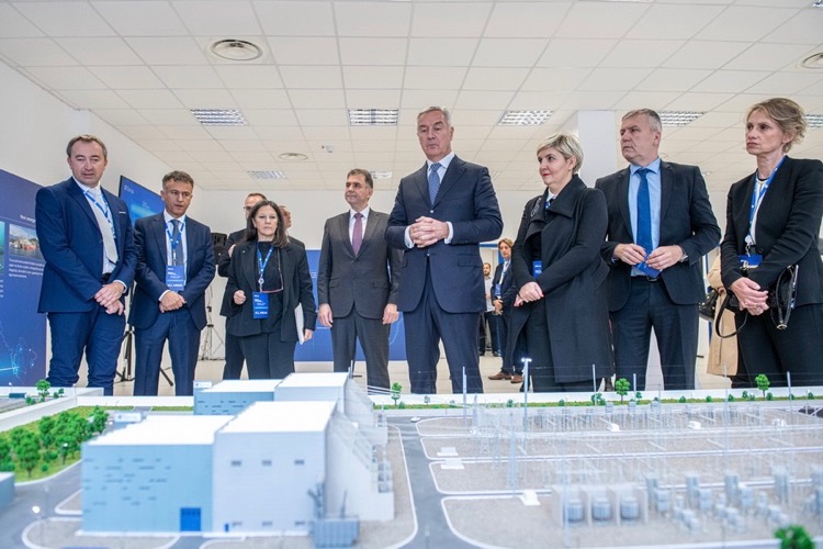 Президент Черногории Мило Джуканович на цееремонии запуска энергомоста между Италией и Черногорией. Фото: Boka News