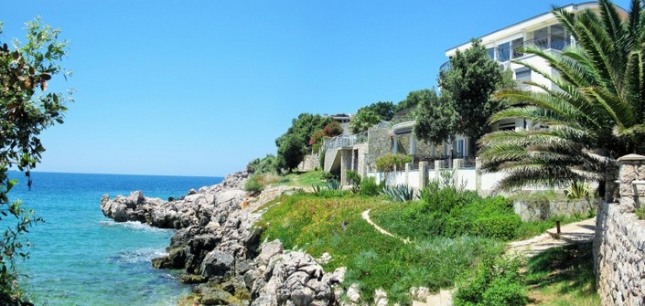 Поселок Утеха в Черногории. Фото: Adriastone.com Поселок Утеха в Черногории. Фото: Adriastone.com